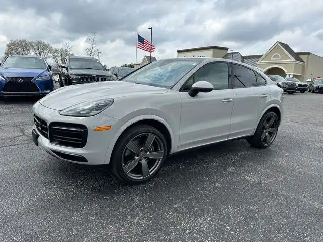 2023 Porsche Cayenne Platinum Edition's photo