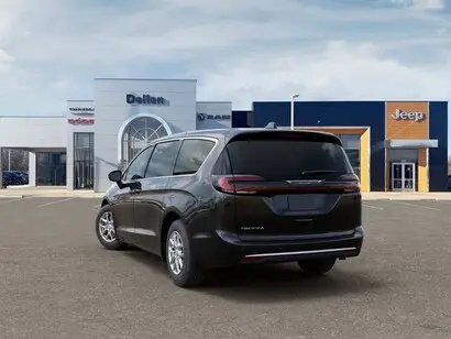 2027 Chrysler Pacifica Select photo 3