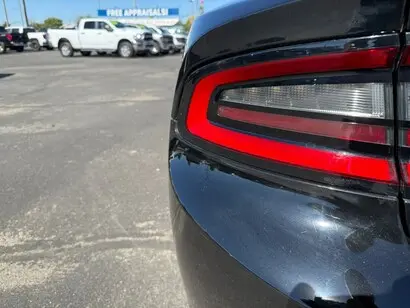 2019 Dodge Charger SXT photo 4