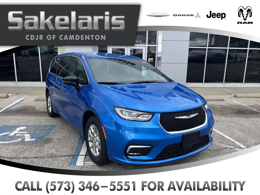 2026 Chrysler Pacifica Select photo 1