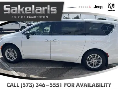2026 Chrysler Pacifica Select AWD photo 5