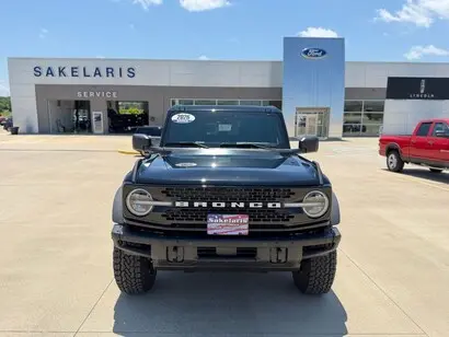 2026 Ford Bronco Badlands 4x4 photo 2
