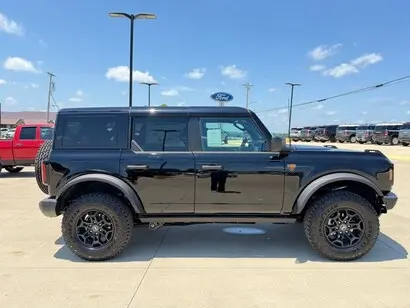 2026 Ford Bronco Badlands 4x4 photo 4