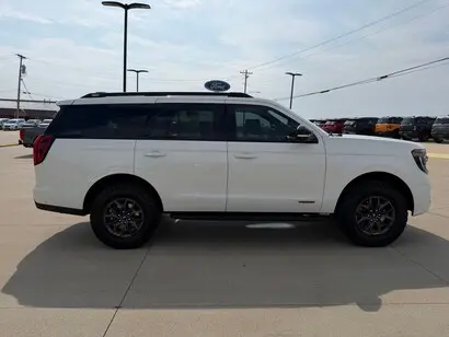 2025 Ford Expedition Tremor 4x4 photo 4