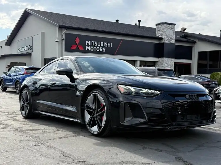 2022 Audi RS e-tron GT Base's photo