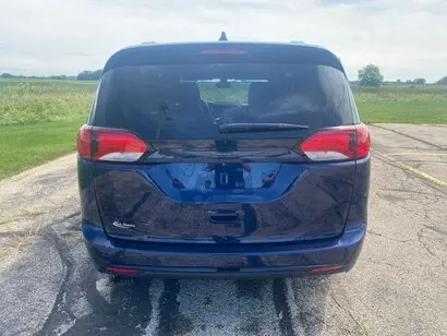 2020 Chrysler Pacifica Touring L Plus photo 3