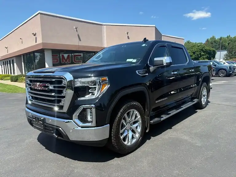 2019 GMC Sierra 4WD Crew Cab Short Box SLT's photo