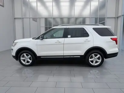 2018 Ford Explorer XLT 4WD photo 5