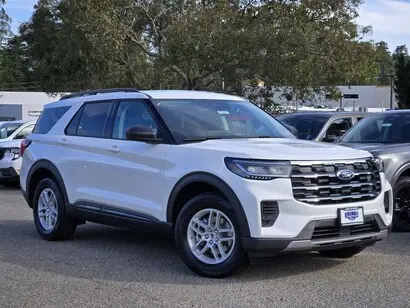 2026 Ford Explorer Active 4WD photo 2