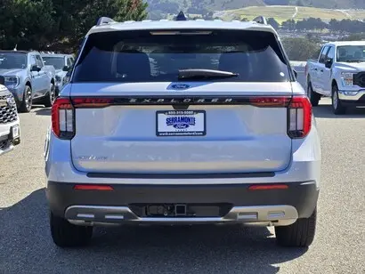 2026 Ford Explorer undefined photo 5