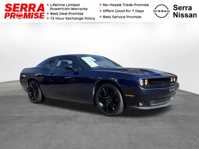 2016 Dodge Challenger SXT photo 1