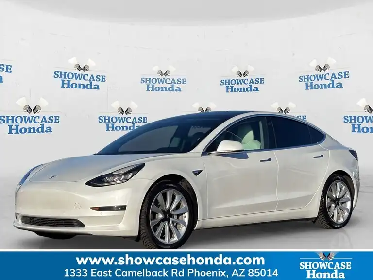 2020 Tesla Model 3 Standard Range Plus's photo