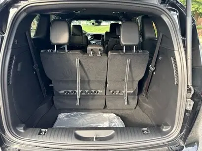 2026 Chrysler Pacifica Select AWD photo 5