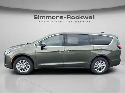 2027 Chrysler Pacifica Select AWD photo 2