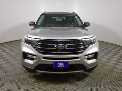 2020 Ford Explorer XLT 4WD photo 2