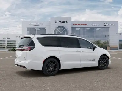2027 Chrysler Pacifica Select photo 4