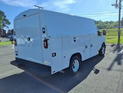 2025 Ford E-Series DRW E-350 Super Duty 138 in WB photo 4