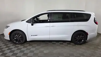 2025 Chrysler Pacifica Select photo 4