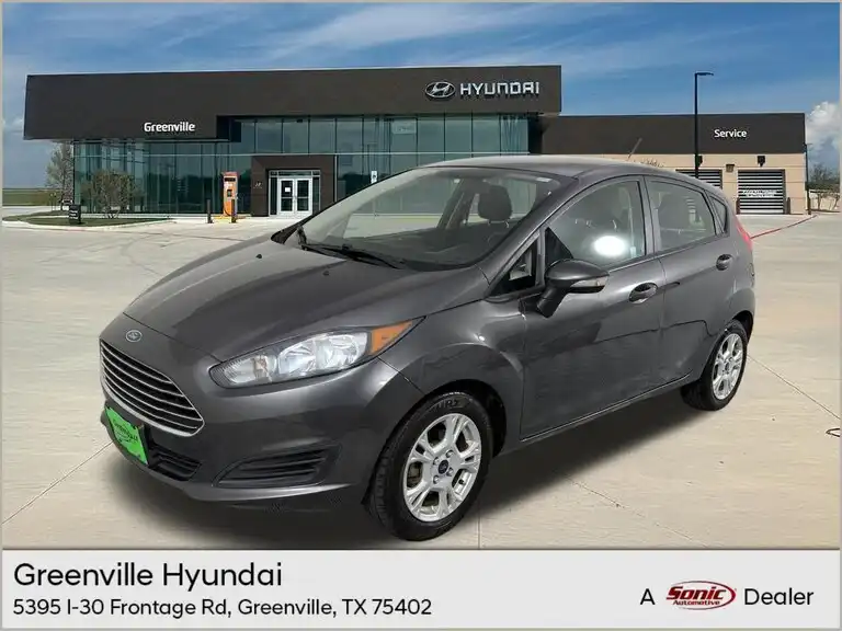 2016 Ford Fiesta SE Hatchback's photo