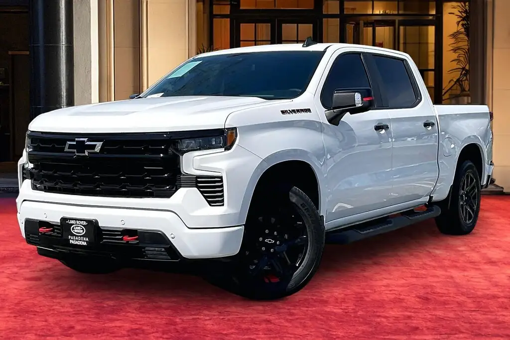 2024 Chevrolet Silverado 1500 RST Crew Cab Short Box photo 1