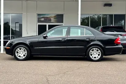 2005 Mercedes-Benz E-Class E320 photo 2