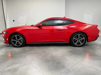 2025 Ford Mustang EcoBoost Fastback photo 5