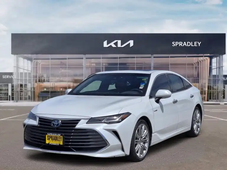 2021 Toyota Avalon Limited Hybrid's photo