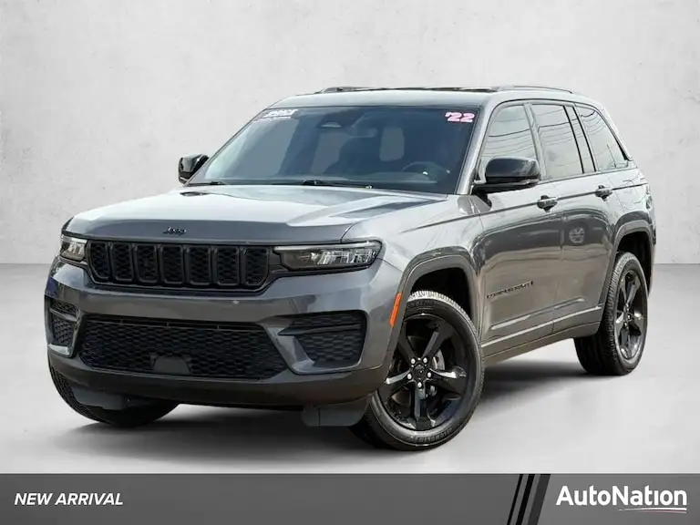 2022 Jeep Grand Cherokee Altitude 4x4's photo