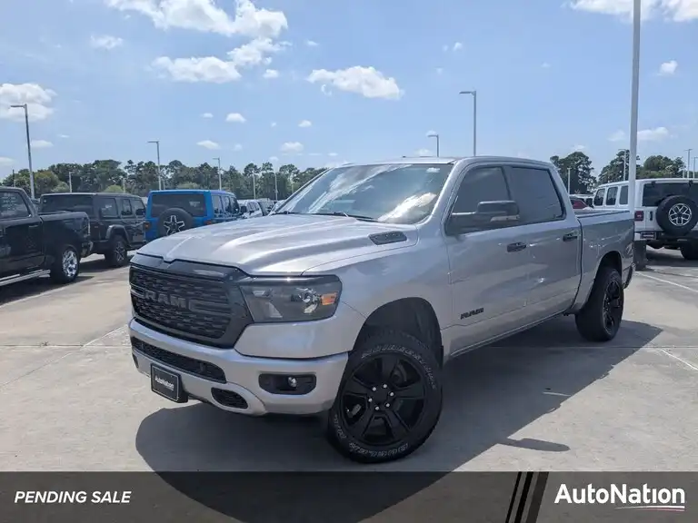 2023 RAM 1500 Big Horn/Lone Star 4x4 Crew Cab 5'7's photo