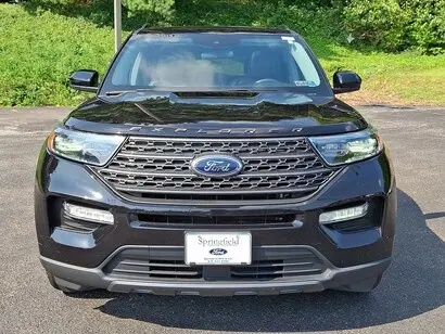 2024 Ford Explorer XLT 4WD photo 2
