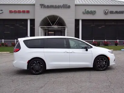 2026 Chrysler Pacifica Select photo 3