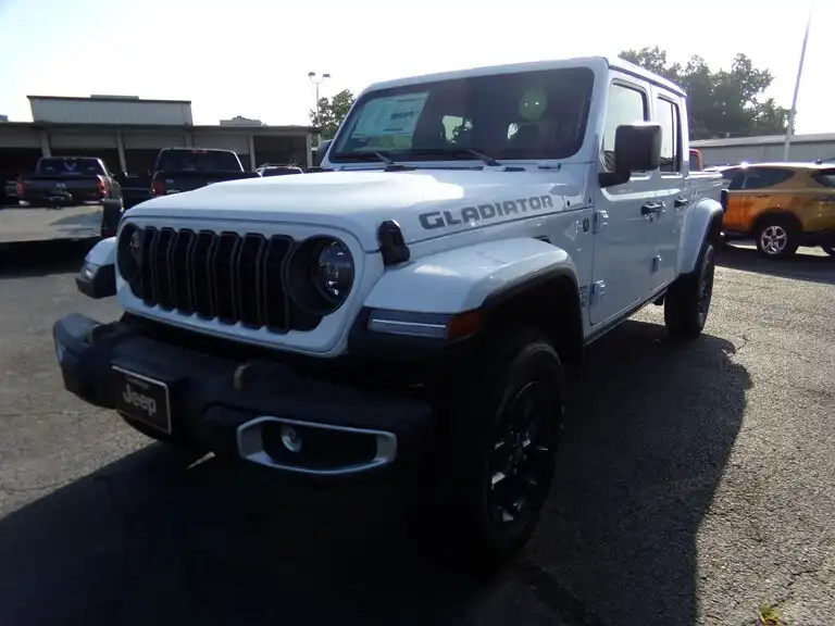 2026 Jeep Gladiator 85th Anniversary Edition Auto's photo