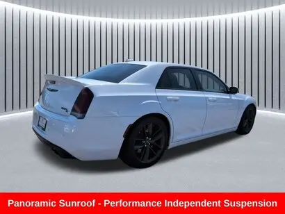 2023 Chrysler 300 C photo 5