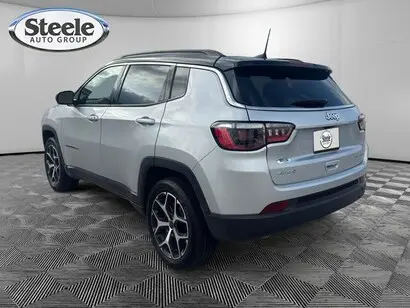 2025 Jeep Compass Limited 4X4 photo 3