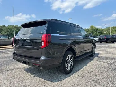 2025 Ford Expedition Active 4x4 photo 3