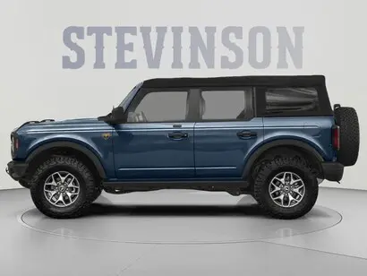 2023 Ford Bronco Badlands 4WD photo 3