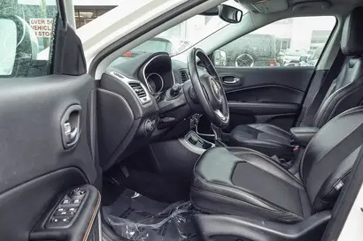 2018 Jeep Compass Latitude 4X4 photo 2