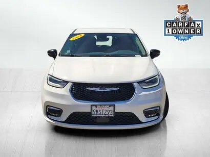 2024 Chrysler Pacifica Hybrid PHEV Select photo 2
