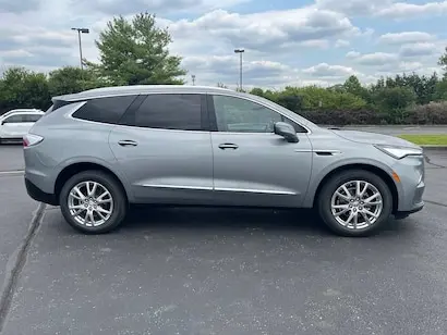 2023 Buick Enclave Essence AWD photo 5