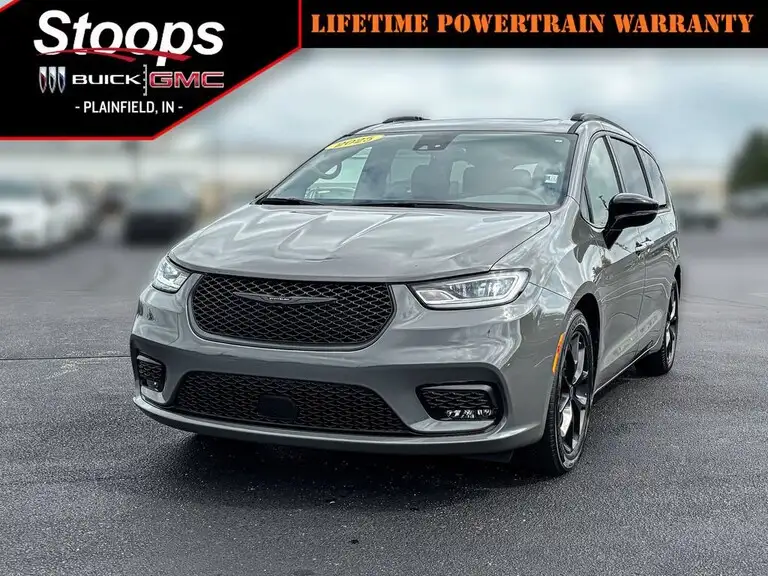 2025 Chrysler Pacifica Limited's photo