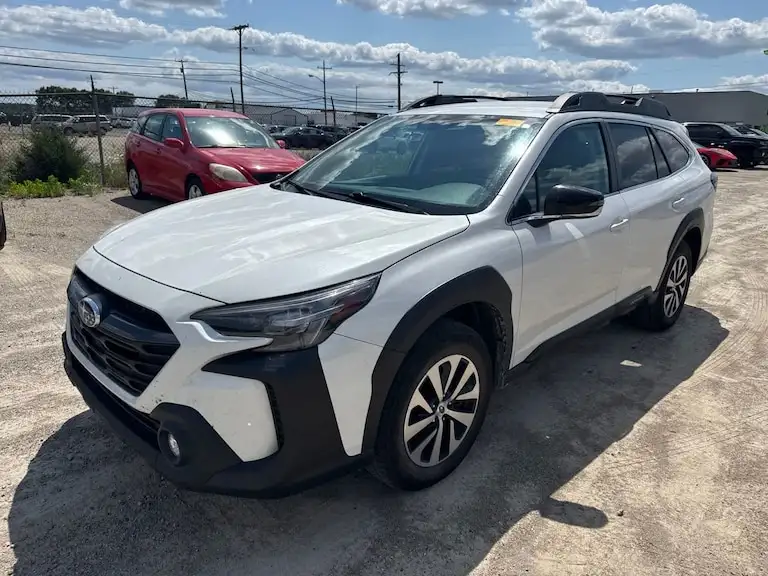 2024 Subaru Outback Premium's photo
