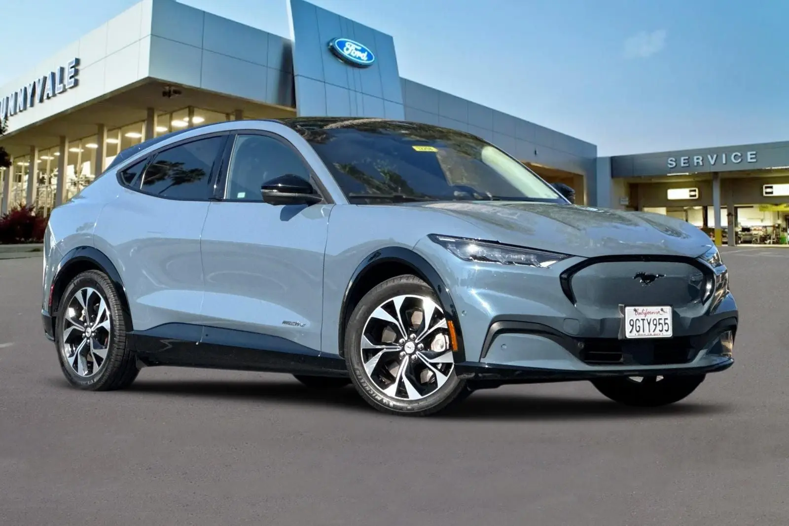 Vehicle Image 2