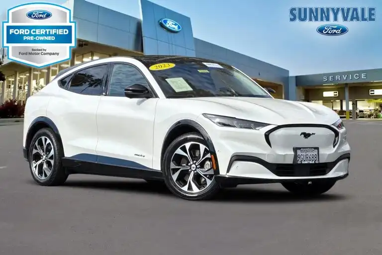2023 Ford Mustang-Mach-e Premium's photo
