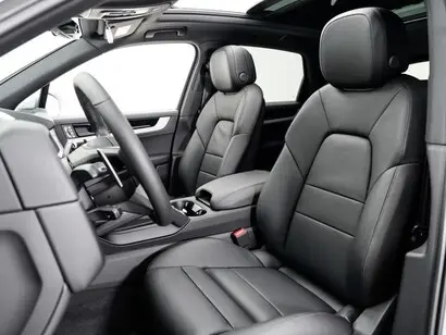 2026 Porsche Cayenne Base photo 5