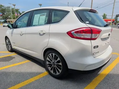 2017 Ford C-Max Hybrid Titanium photo 5