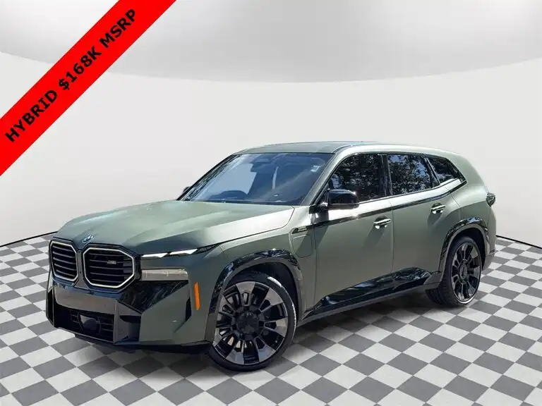 2023 BMW XM Base's photo