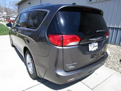 2019 Chrysler Pacifica Touring L Plus photo 5