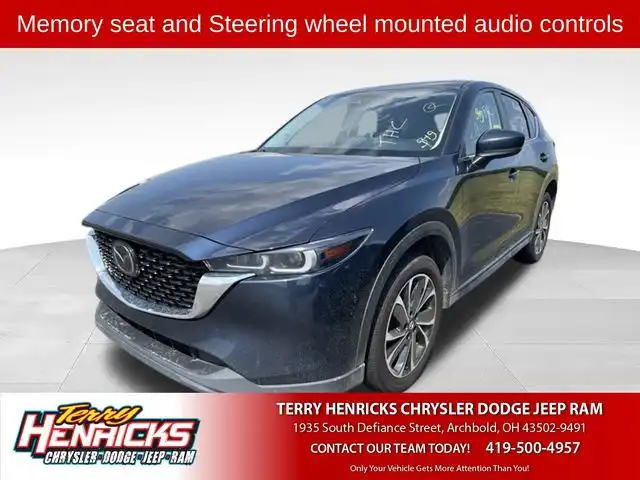 2022 Mazda CX-5 S Preferred package Auto AWD's photo
