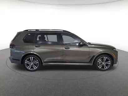 2025 BMW X7 xDrive40i photo 4