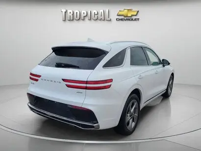 2026 Genesis GV70 2.5T Standard AWD photo 3